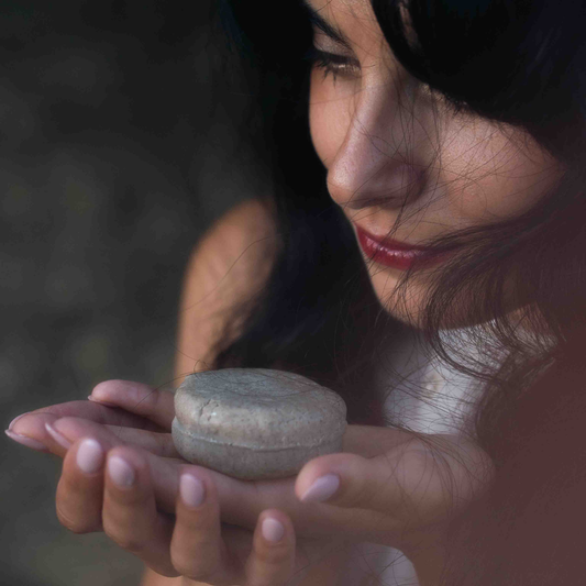 ENERGIZING SOLID BODY CLEANSER - with Cinnamon & Orange Peel